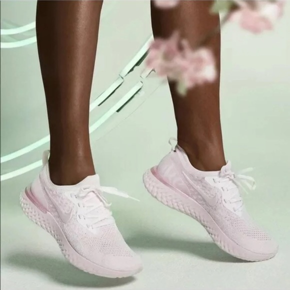 $188 Rare Nike Pearl Pink Epic React - Picture 2 of 7